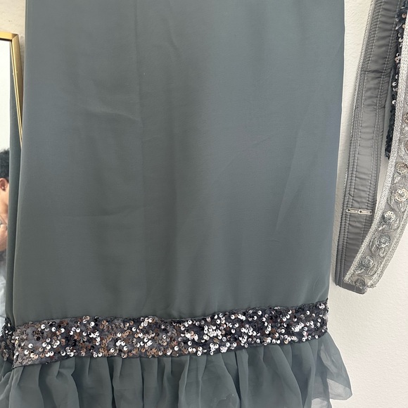 Light Blue Gray Saree with Sequin Blouse - Picture 3 of 9